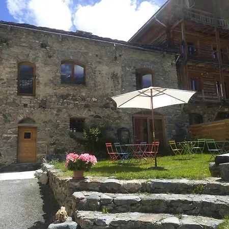 Les 1000 Cols, Anciennement Val D Azur Bed & Breakfast